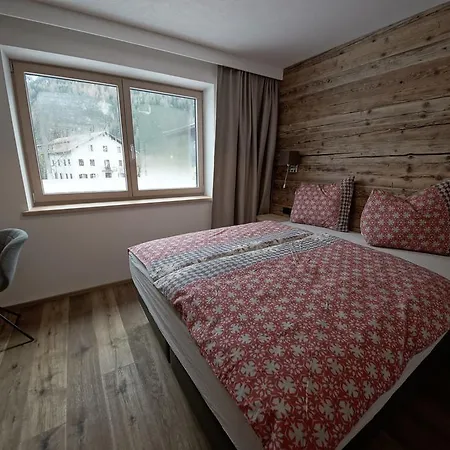 Romy Apartman