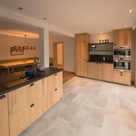 Romy Apartman