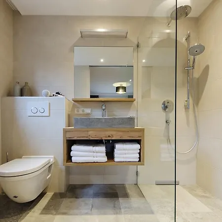 Romy Apartman Bach